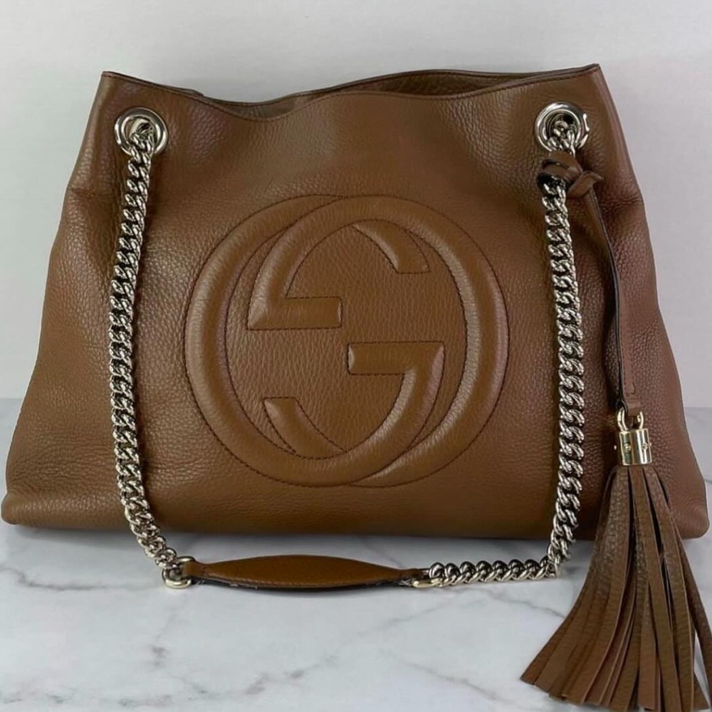 GUCCI Pebbled Calfskin Brown
Leather Soho Medium Chain
Shoulder Bag